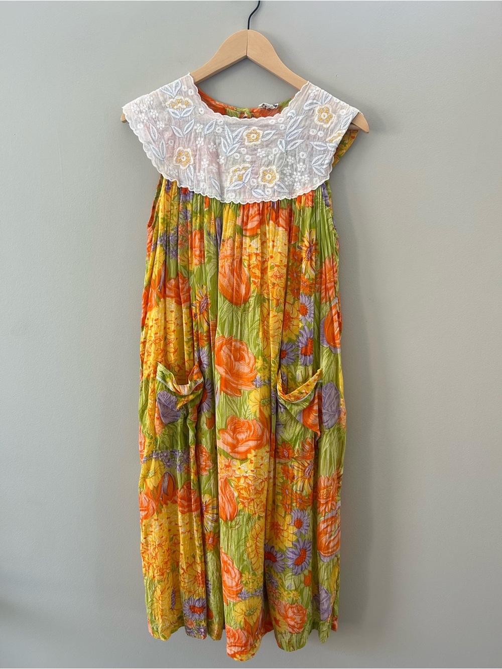 Vintage 70’s Embroidered Lace Scallop Neck Sleeveless Vibrant Prairie Midi Dress - Picture 4 of 8